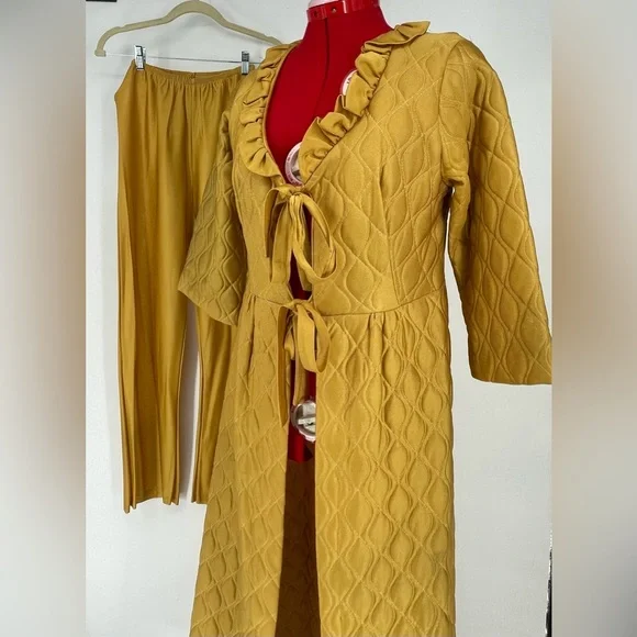 Vintage Gold Quilted Lounge Set Maxi Bed Jacket & Slinky Pants - Picture 12 of 17